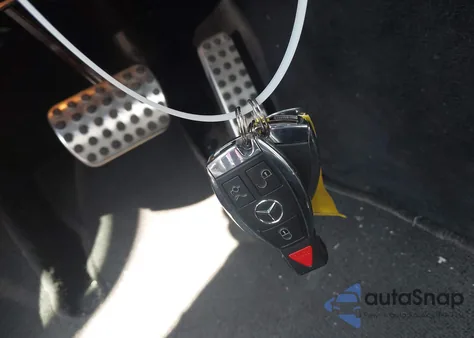 2016 Mercedes-Benz C 300 Sport 4Matic z USA, uszkodzony, nr VIN 55SWF4KB2GU099185